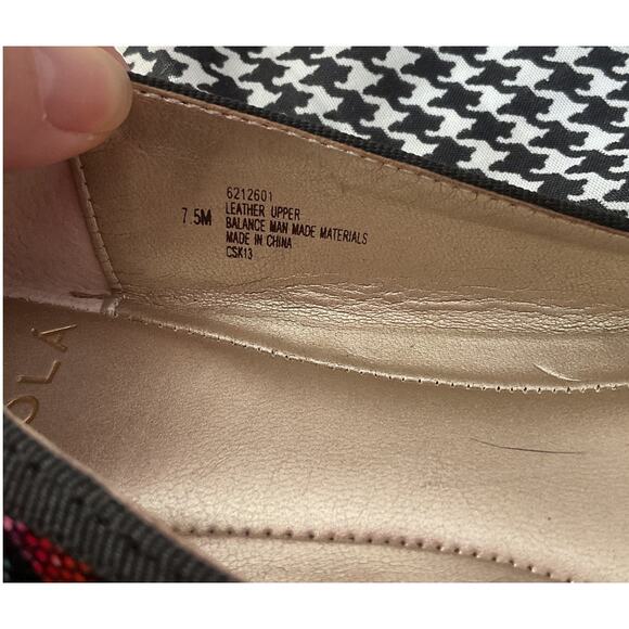 Isola Ballet Flats Multi Color Texture Logo Buckle Womens Size 7.5 Leather - Picture 7 of 7